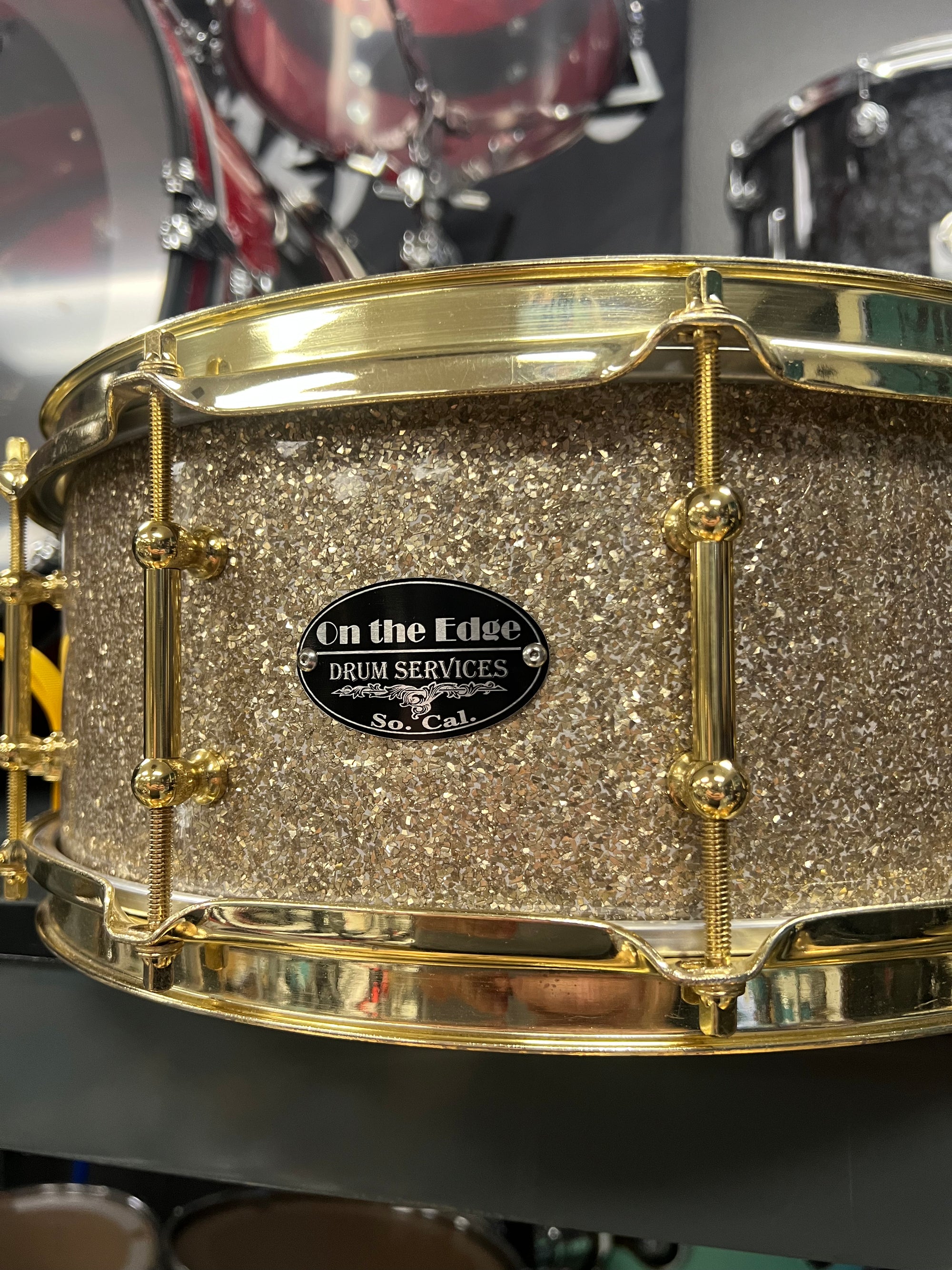 On The Edge 14x5.5” Gold Glitter Snare Drum