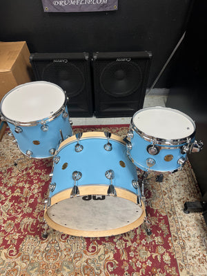 DW Collectors Jazz Series Robins Egg Blue 3pc Drum Set