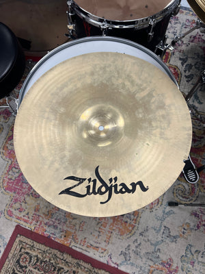 Zildjian 16” A custom crash cymbal cracked