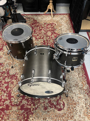 Gretsch Renown 3pc Transparent Black Drum Set