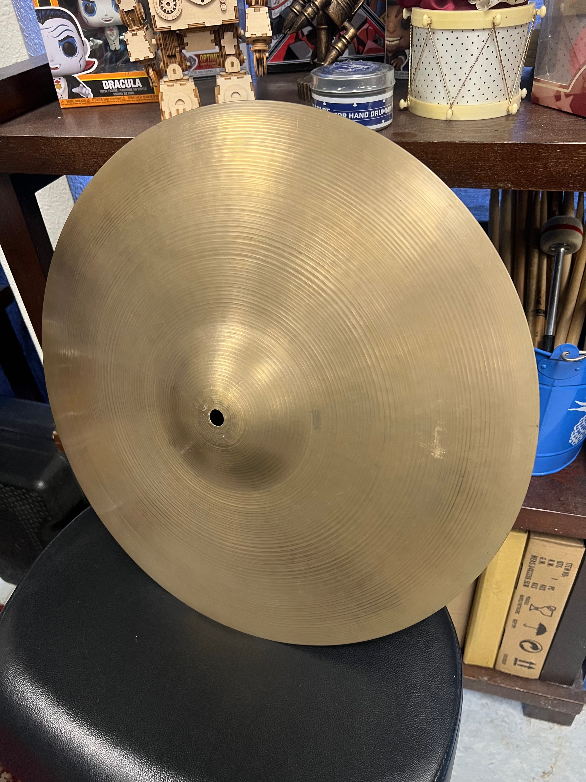 Zildjian 18” Vintage Crash Cymbal Cracked