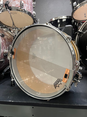 Pearl Maple 14x6.5” Free Floater snare drum