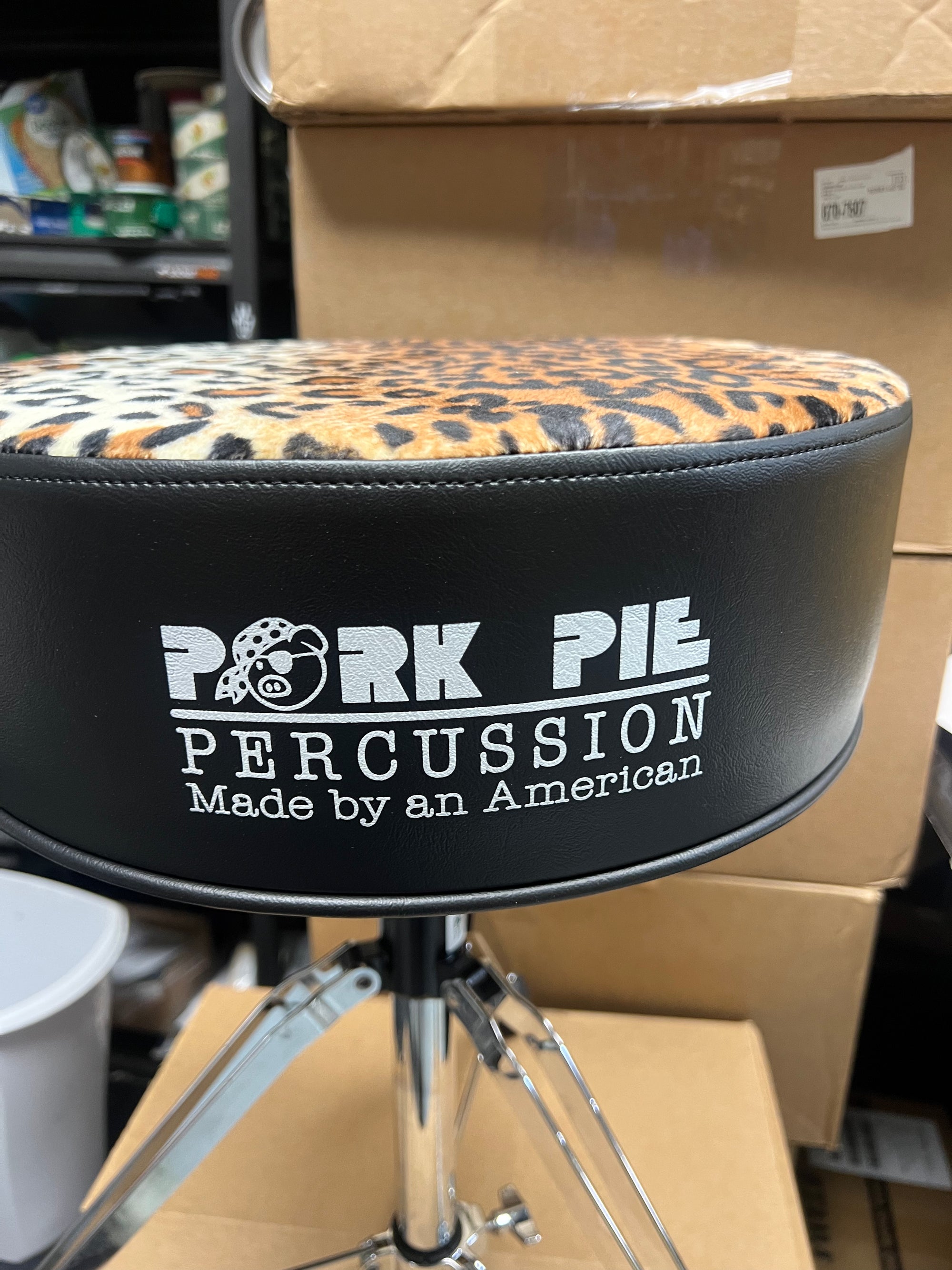 Pork Pie Flat Black With Leopard Print Throne