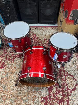 DW Collectors Red Sparkle 3pc Drum Set