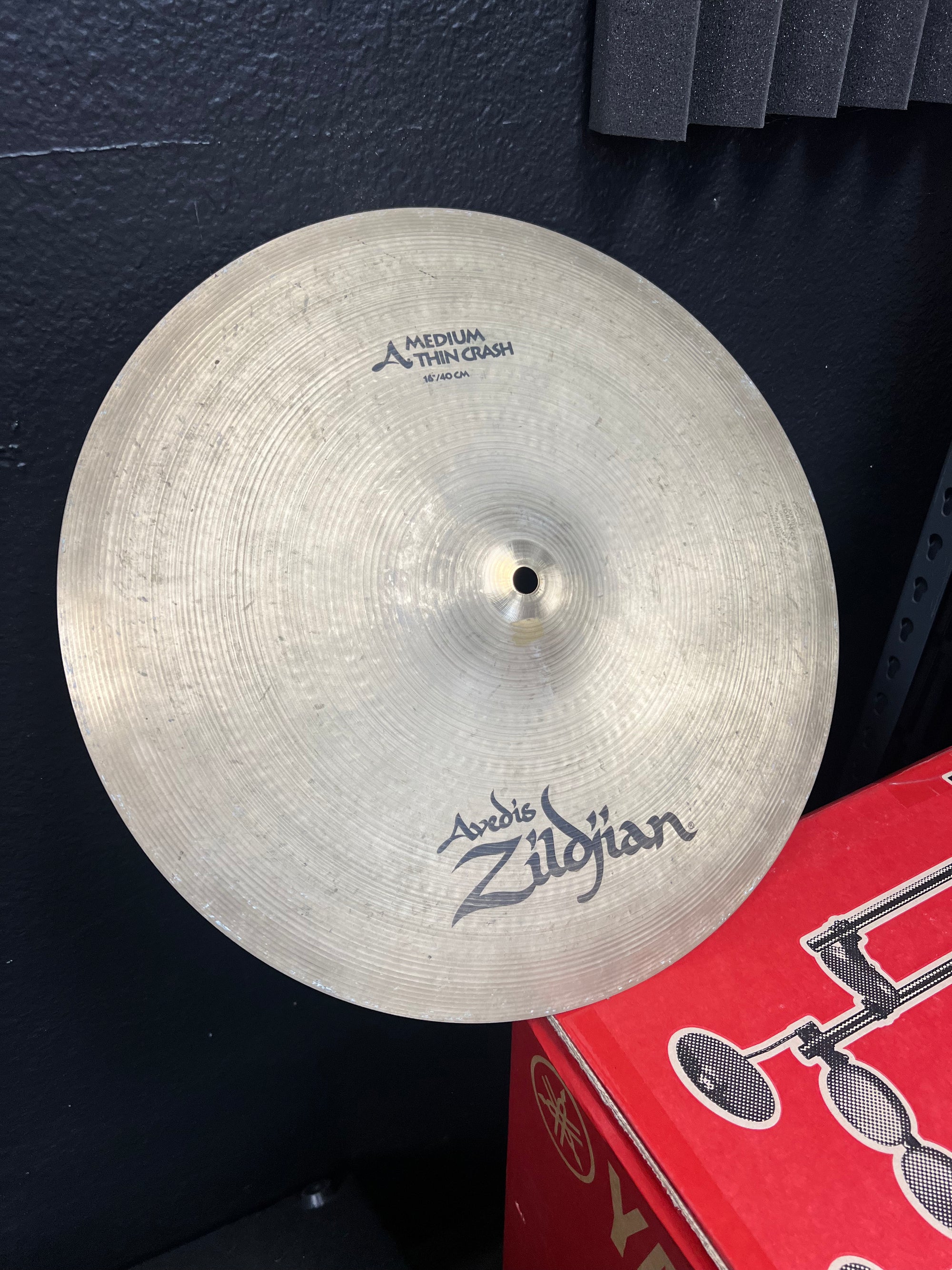 Zildjian 16” A medium thin Crash Cymbal